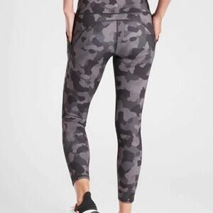 Athleta Lighting Camo 7/8 Tight | X-Small